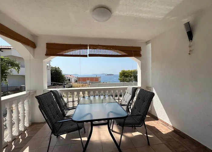 Appartement By The Sea - 21634 *